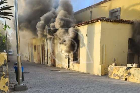  Enésimo incendio en el histórico inmueble de la Casa de la Condesa (Valle de Jinámar)/TA.